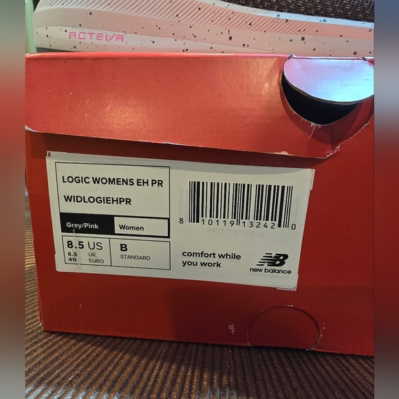 Hard Toe New Balance sneakers, Size 8.5, Gray and Pink - Picture 4 of 5